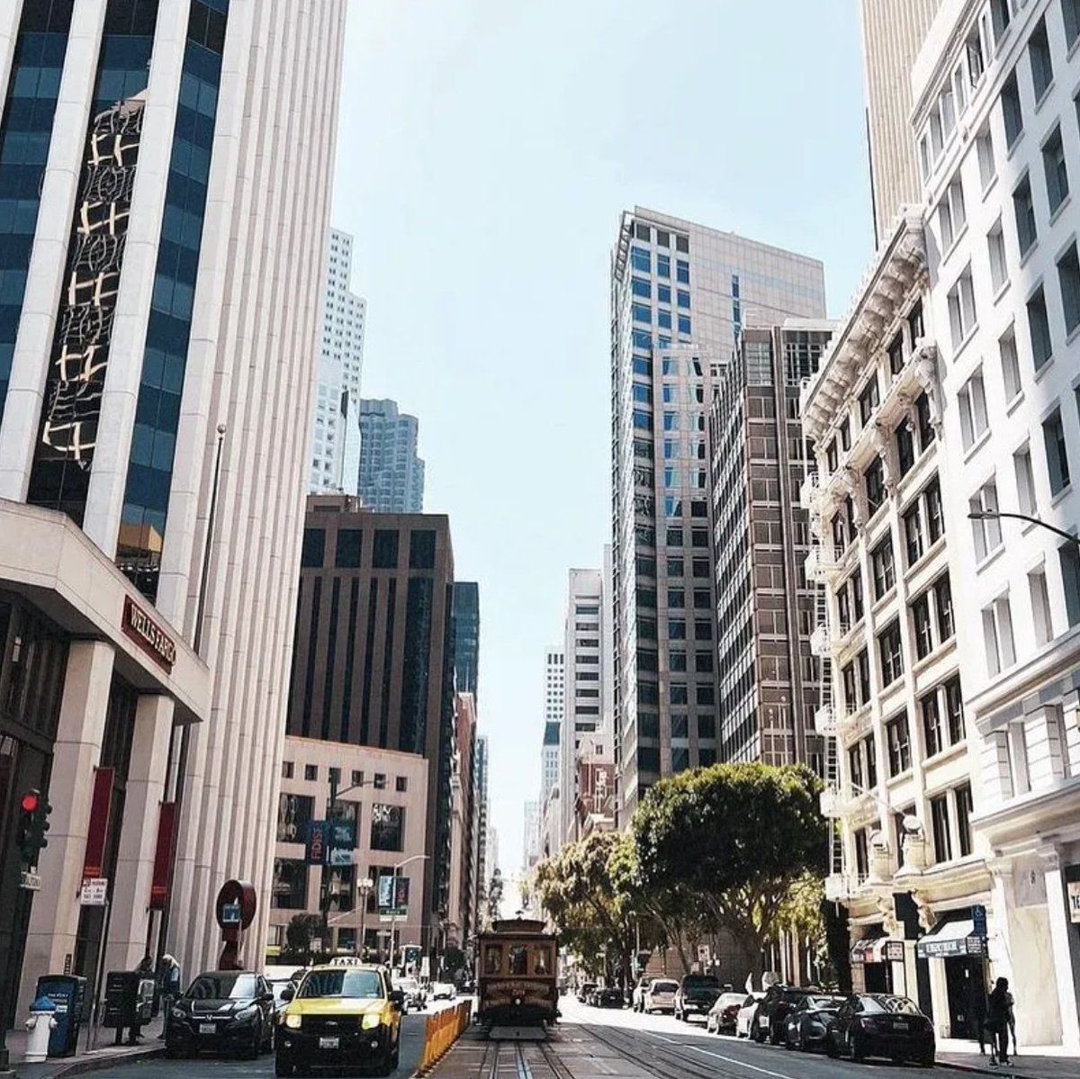 sf_downtown's tweet photo. Rising and grinding is just a little easier with views like this, don’t you think? 🌇
📸: wildeyes_life
#financialdistrictsf #downtownsf #downtownsanfrancisco #jacksonsquaresf #cablecar #sfcablecar #sftrolley #mondaymotivation https://t.co/airveI1ZJ2