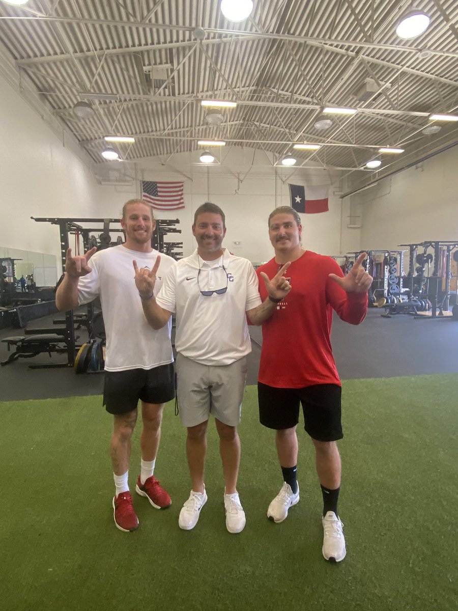 Thank you <a href="/SchoolerBrenden/">Brenden Schooler</a> and <a href="/SchoolerColin/">Colin Schooler</a> for stopping by and visiting with some of our football players. Brenden just finished career at <a href="/TexasFootball/">Texas Football</a> and is headed to the <a href="/Patriots/">New England Patriots</a>, and Colin is headed to camp with the <a href="/BuffaloBills/">Buffalo Bills</a>! Good luck in the <a href="/NFL/">NFL</a> <a href="/BastropISD/">Bastrop ISD</a>