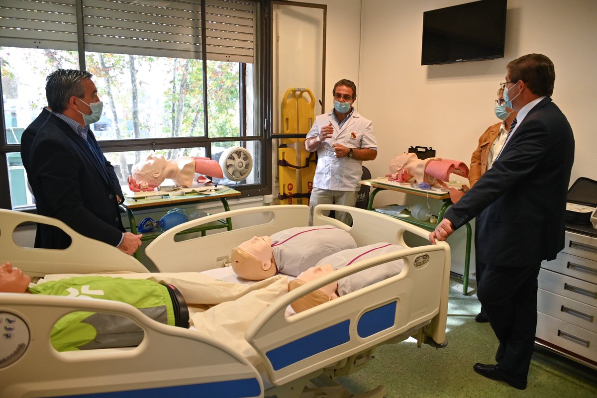ASSEcomunica's tweet photo. En tanto, el primer Centro de Simulación, posibilitará la capacitación en técnicas de reanimación básicas y avanzadas.
Esto permitirá la formación permanente del personal médico y no médico no solo del Hospital Español, sino de toda ASSE.
#AsseEnMarcha https://t.co/AmL1Ezz36V