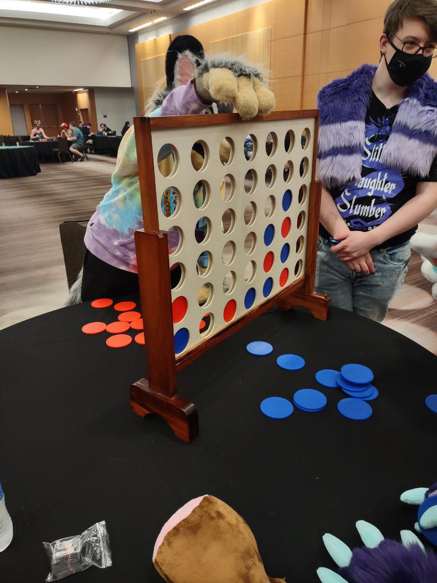 mareberries's tweet photo. Connect 4 is so hard with plush paws and a lack of depth perception LOL
Had a great outing with good friends, I miss you all already 😭
@CaptnLeo @covepalms @BlinkKritical
#FWA2022 #furryweekendatlanta https://t.co/TgAZaowXkf