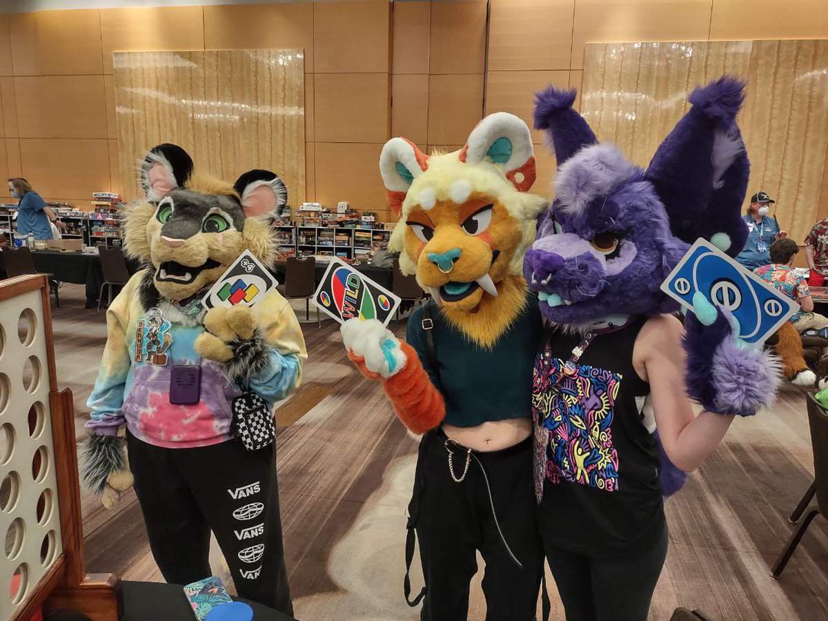 mareberries's tweet photo. Connect 4 is so hard with plush paws and a lack of depth perception LOL
Had a great outing with good friends, I miss you all already 😭
@CaptnLeo @covepalms @BlinkKritical
#FWA2022 #furryweekendatlanta https://t.co/TgAZaowXkf