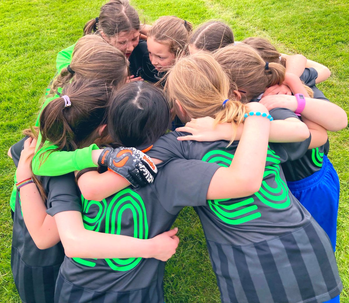 KPSFeed's tweet photo. Today, our KPS girls football team played a friendly @yorkracecourse against local grassroots team - Huntington Rovers. 

Well done to all the girls, especially the ones who made their footballing debut! #KPSPE #KnavesmireCharacter #Sporty #Healthy #Aspirational https://t.co/u9vNg7HmCd