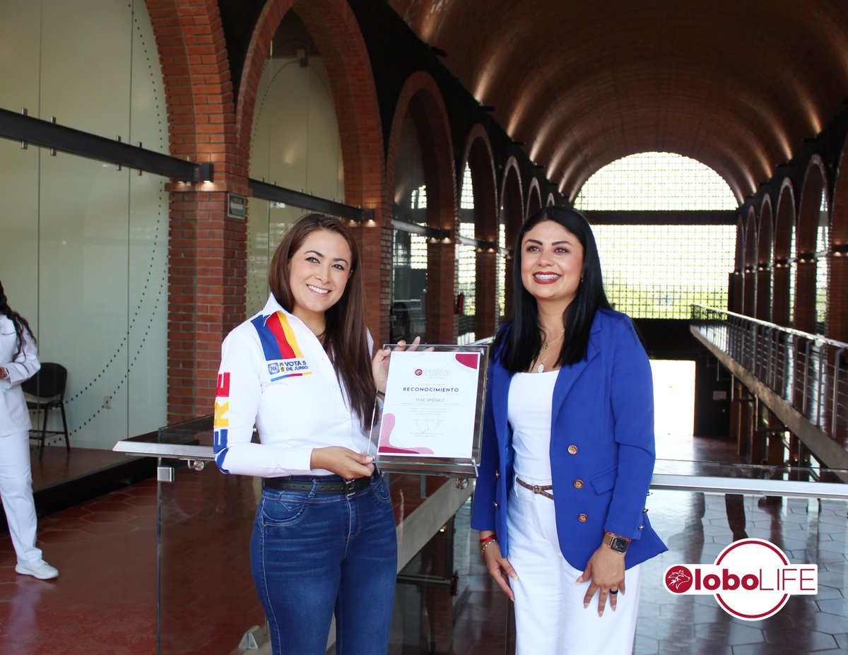 UAD_ags's tweet photo. Hoy tuvimos la visita de la Candidata a Gobernadora de Aguascalientes @TereJimenezE , quien compartió con los alumnos algunas experiencias de cuando era estudiante haciendo mención de que con esfuerzo se puede llegar a donde queramos. 

#SiempreGrandes #SiempreLobos #TereJimenez https://t.co/F0Nxh8K9LN