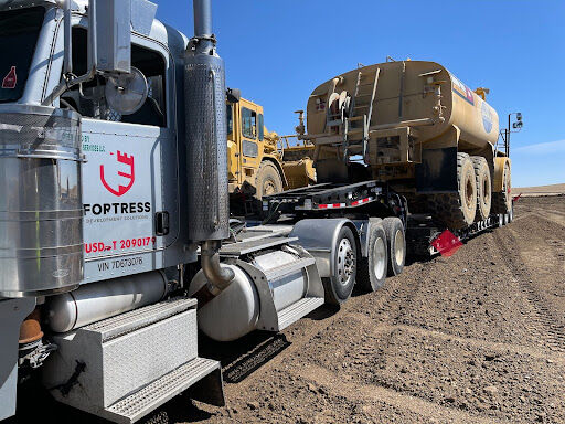 FortressDevSol's tweet photo. ๐ทโโ๏ธ Lowboy
๐ทโโ๏ธ Side dumps
๐ทโโ๏ธ Belly dumps and more
We have top-of-the-line equipment to deliver and haul everything needed to your construction sites.
https://t.co/CFCZmdJjHM
#trucking #hauling #heavyhaul #lowboy #construction #constructiondevelopment #heavyhauler #constructionlife https://t.co/k7wuXya9Rz