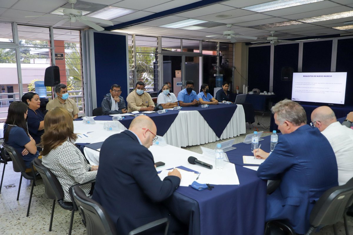ENA_ElSalvador's tweet photo. Este acercamiento es fruto del trabajo articulado de las instituciones del @AgriculturaSV, que nos acerca a la creación del primer Centro de Educación e Innovación Agropecuaria (CEIA), para convertirnos en un referente regional junto con el @CENTAELSALVADOR. https://t.co/9gq8IMVUoa