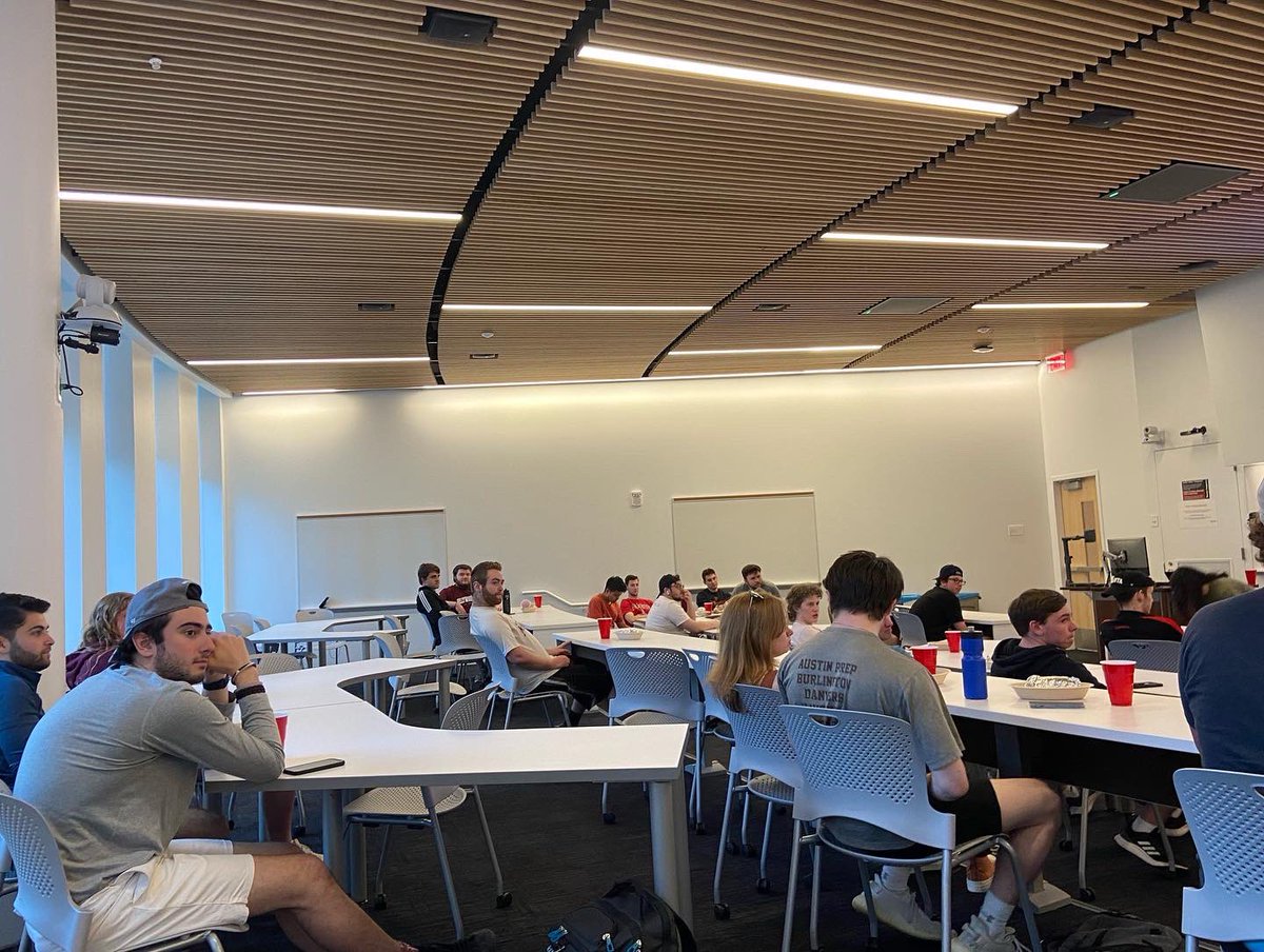 McCormack Student Leaders Club tweet media