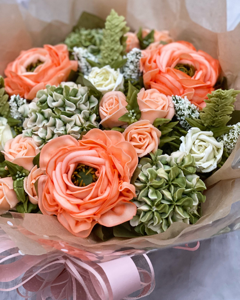 #cupcakes #cupcakebouquets #cakeart #prettypretty #SBS #QueenOf #WOW  #HandmadeHour #buttercream #tenterden #frosting #smallbusiness #wedding #sbs #SmartSocial #cupcakes 
taylormadecakecourses.co.uk