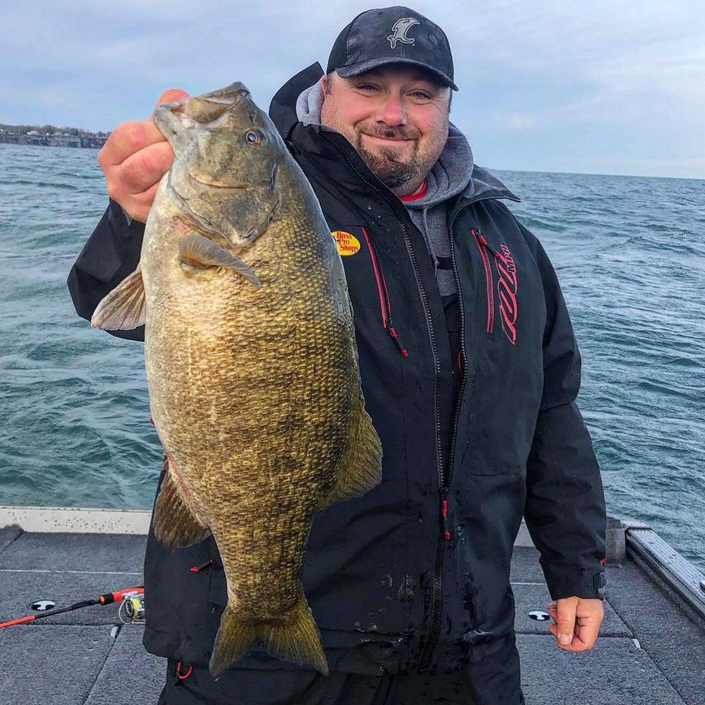 Viciousfishing's tweet photo. Wow what a beast! Guess the weight on this smallmouth! #fishing #smallmouthbass #bassfishing #giantbass #lakeerie #viciousfishing #viciousfishingline #viciousapparel #getvicious https://t.co/yVbbRa34IY