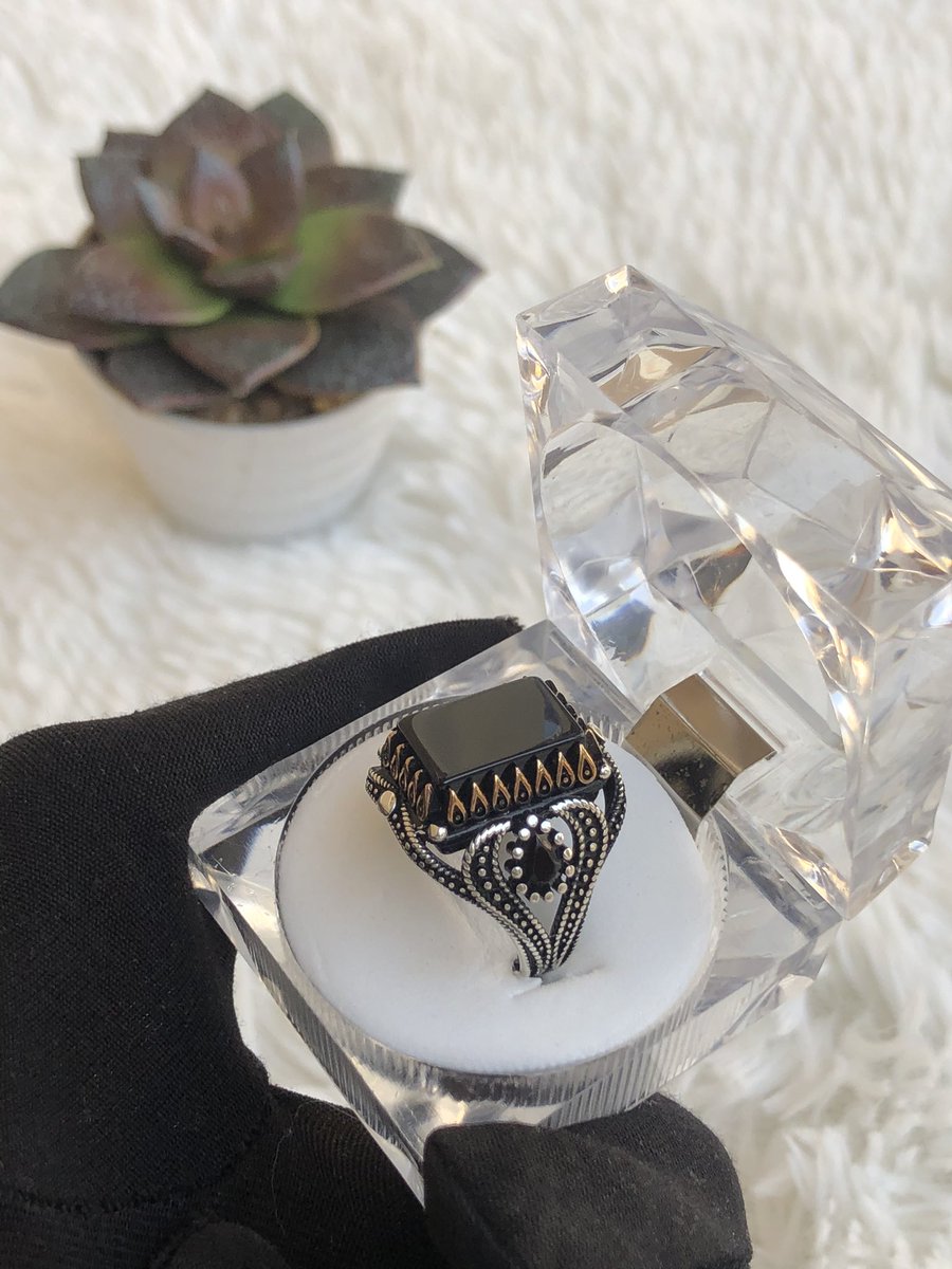 _rahinah's tweet photo. I these silver rings (Azurfa) for men available for immediate delivery or pickup.
Price: 8500 each 
Size: 8&amp;9
Kaduna state 
Nationwide delivery.
WhatsApp/call: 07019623354 https://t.co/FggbYTAHcm
