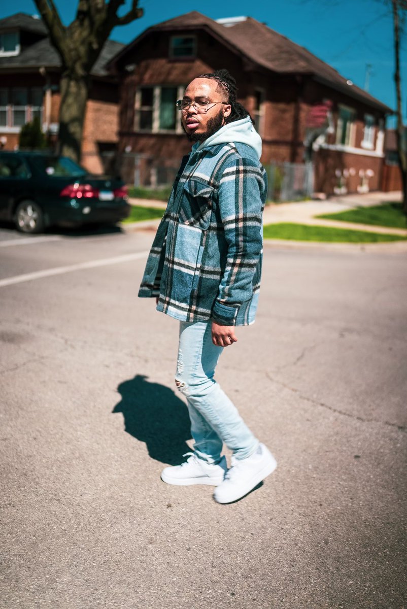 thereal_lyrik's tweet photo. Know yourself and then dictate your own self-worth🥶🤫💎🖤. Otherwise, you’ll be fucked in this shitty world🌵🌪🥀. #ALBUMMODE #4WayVision 

📸: @ovisualz  

#RealShitTho #LyrikToldYaaSooo #HumbleConfidence #TheMarathonContinues 
#LyrikNationRecords 
#4EverBryana #DaeDaeWorld https://t.co/aHe1Uik2i3