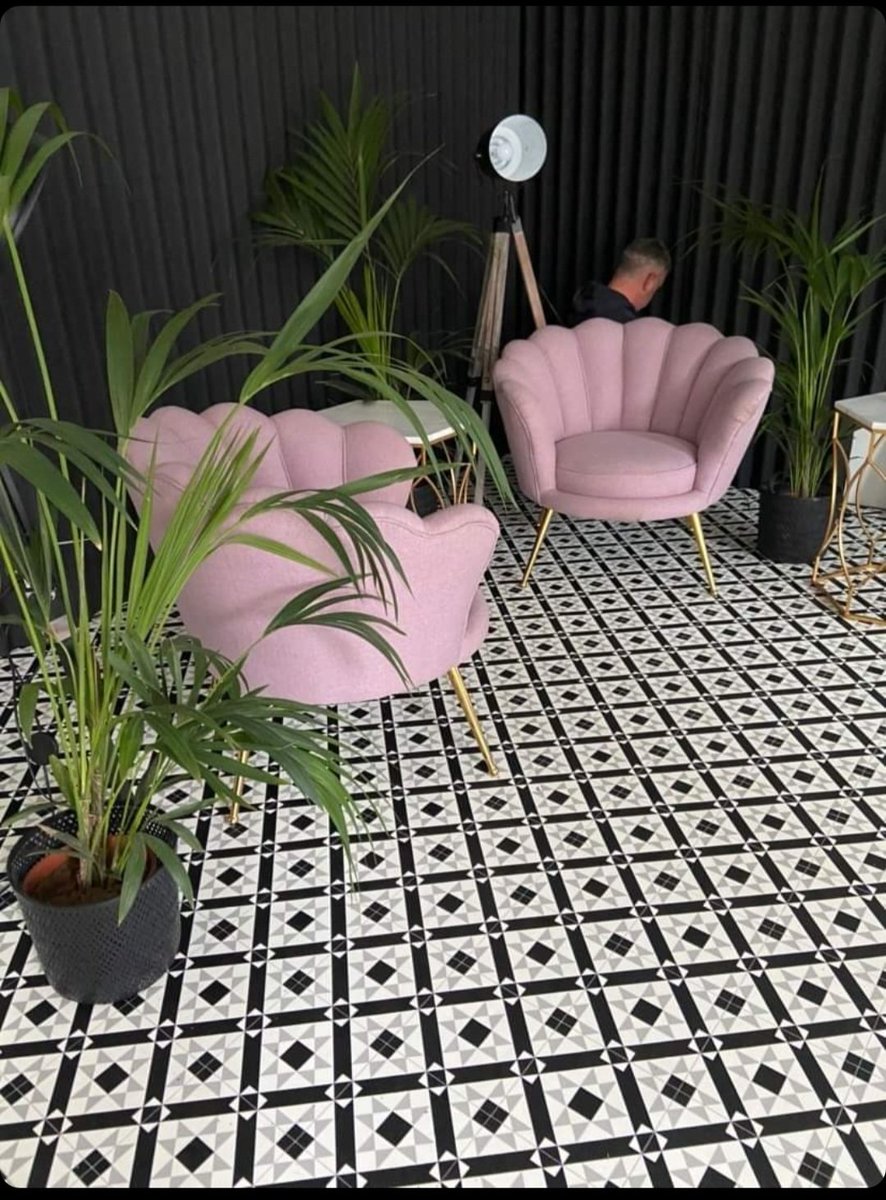 SheSaidClub's tweet photo. O.M.G!! The new She Said Club Studio in @Victoria_Square Belfast is nearly ready thanks to the amazing crew @RebelEventsNI ❤️ https://t.co/dNG9VdPCTy