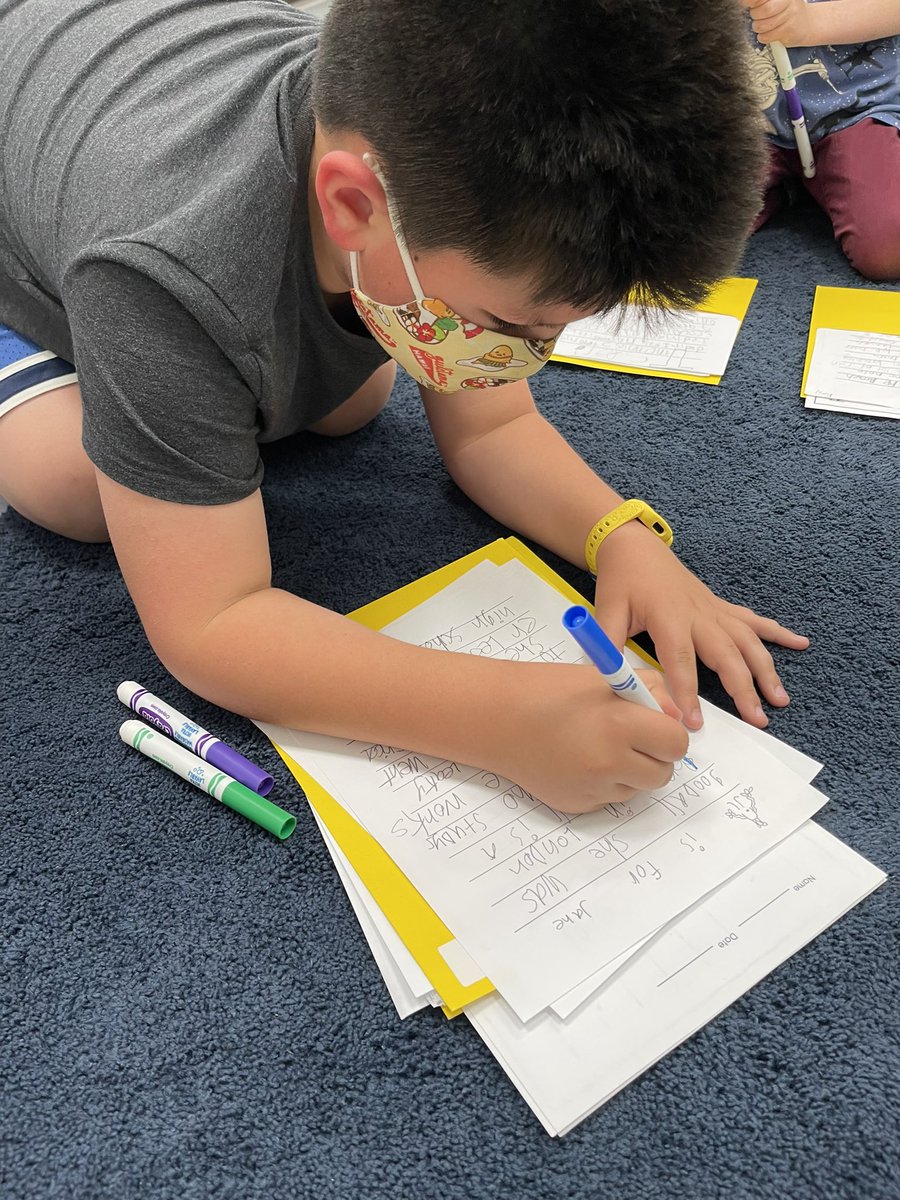 thelinkstl's tweet photo. These “almost third graders” did incredible as we worked on editing their drafts today. Way to go Fehl Tilman 2nd grade! Watch out third grade, here come amazing writers! @TillmanSchool @kwoodschools https://t.co/sQDY6wJCwV