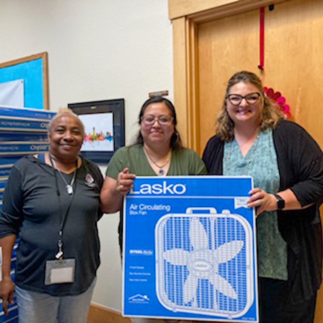 familyeldercare's tweet photo. Week 2 of the #SummerFanDrive already?!

Last week was very busy, but in Family Eldercare-style, we were able to get some quick pictures of our community!📸

#FansSaveLives https://t.co/yqC3GdgMyu