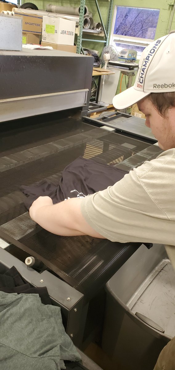 BeezeTees's tweet photo. We go through every piece of apparel that comes in to our shop before it goes to print. Once printed, we have someone inspecting the garment, the print and the qty. Our machines even keep track of the number of items we print. So in the end, you get exactly what you order! https://t.co/jvqsUroNJd