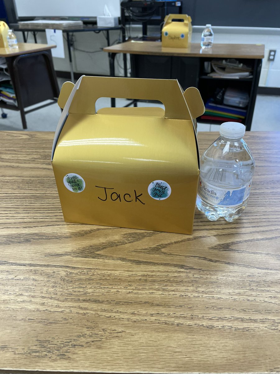 Amazing room parents make goody bags of encouragement for SBAC testing tomorrow! ❤️