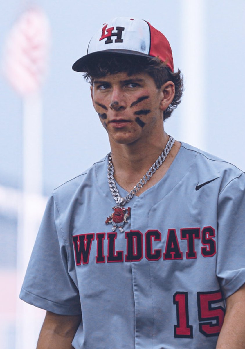 mattbaseball29's tweet photo. Nobody has more fun and is a better teammate then the undefeated “Line Guy”. @smithm07 ⁦@LHWildcatBsB⁩ https://t.co/u54MXISKZY