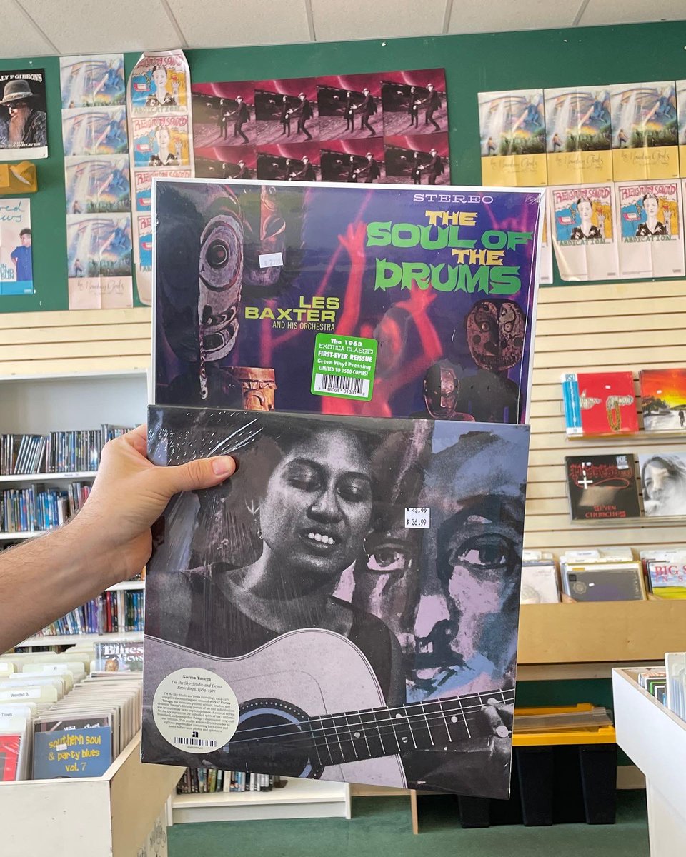 ozrecordsonline's tweet photo. Some new releases from this last week finally arrived 🤩 new Arcade Fire, Sunflower Bean, Terry Allen, and more! We’ll be here till 7, and then we hope to see you at music bingo starting also at 7 over @DruidCityBrew with your host @beanpeeples! https://t.co/aUiX321w94