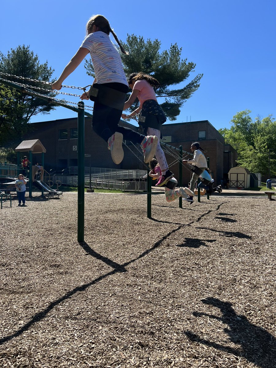 Thankful for 10 extra minutes of recess to celebrate a birthday. Beautiful weather and the beautiful sound of children’s laughter. #playislearningtoo #OwensOgres