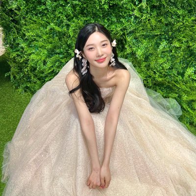 roseaIuna's tweet photo. #NewProfilePic https://t.co/SDj4Ts53Mz