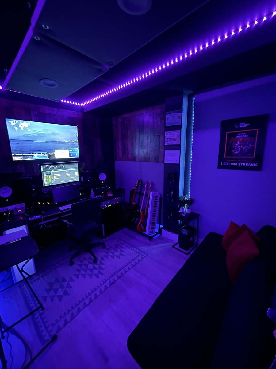 XponentStudio's tweet photo. ‼️We got availability for this week ‼️
•
So lock in your sessions now 
• 
$50/hourly (engineer &amp; rough mix )
•
#miamistudios #miami #miamistudio #studio #miamimodels #miamimusic #browardmusic  #music #miamirappers #recordingstudio #studiolife  #miamiartists https://t.co/CE5vMPge5R