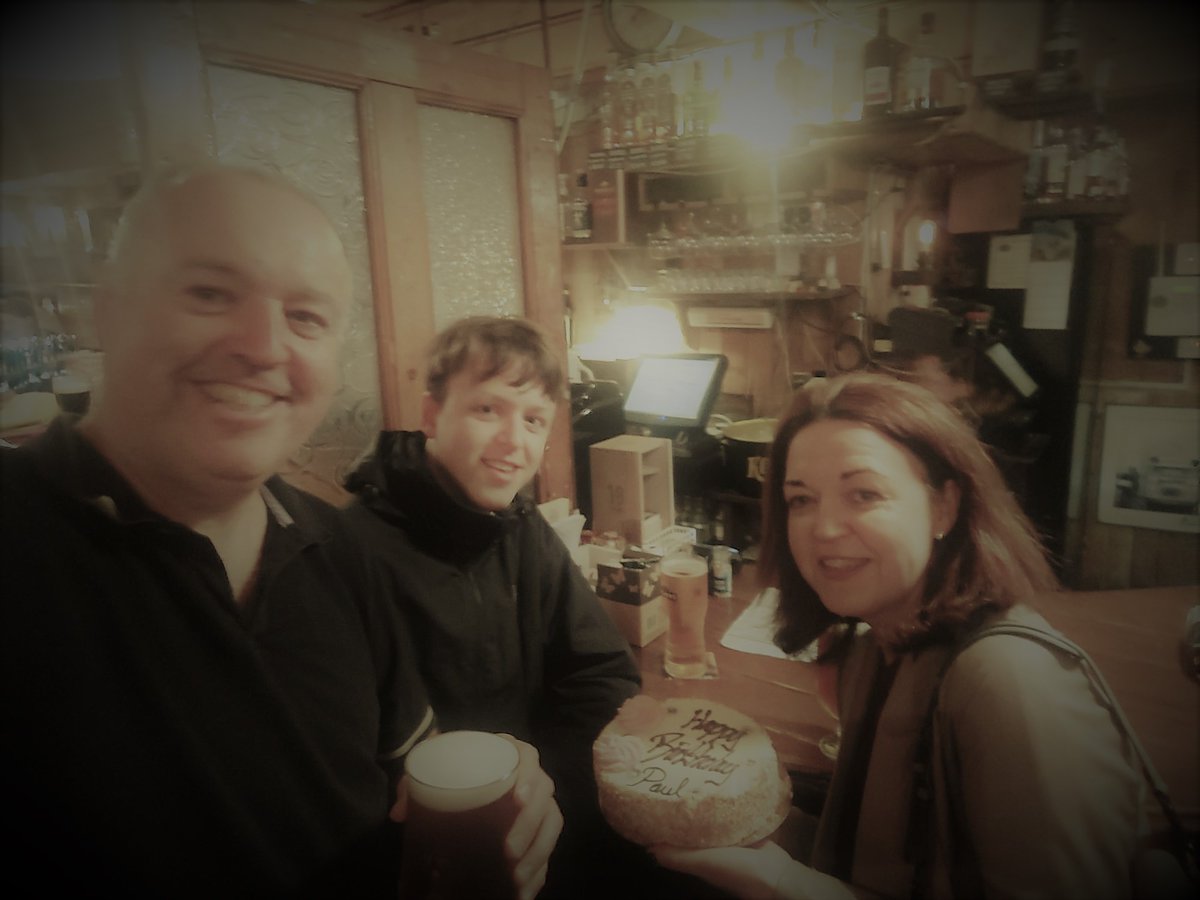Looneytours's tweet photo. It's Happy Hour again, I think I might be happy if I wasn't out with them😉#pintsonpaul
Free pints of a Monday!
Shure where would you be goin?
#Courtneys #Killarney
@PaulHeatonSolo - we haven't quite forgiven you for not playing the @GlenINECArena this year but Happy B'Day!🎂🍾 https://t.co/hnlbNPpINl