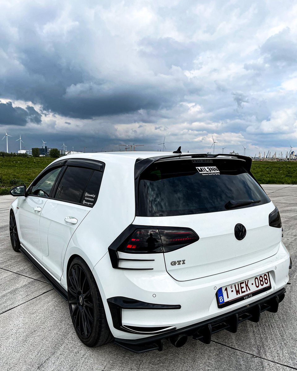 Car Pxrn tweet media