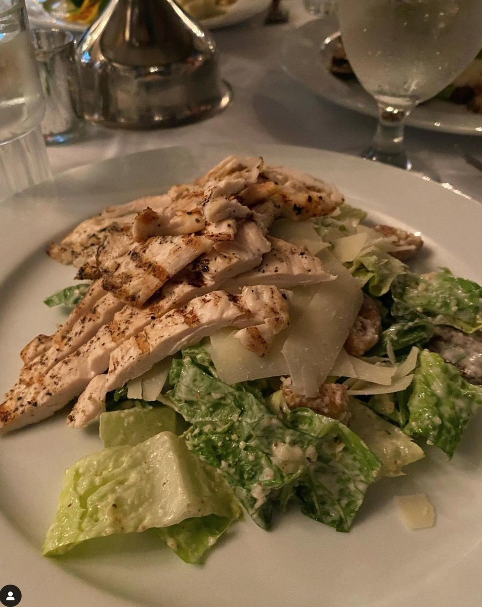 DommieGavone's tweet photo. Caesar salad with grilled chicken. @delucas_italian_nyc #foodporn #foodiegram #foodphotography #foodie #silive #siadvance #newyorkcity #foodblogger #foodblog #foodpic #foodpics #foodprep #foodart #foodshare https://t.co/CseBlVUUIL