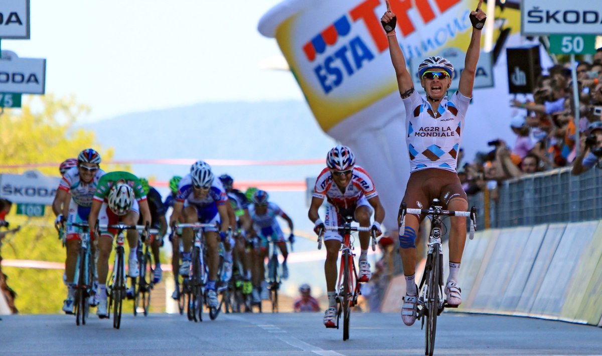 Renaud Breban (@renaudb31) on Twitter photo #Giro105 🇮🇹 / #Légende 🚲
🇫🇷 <a href="/GadretJohn/">gadret john</a> : "J’étais en pleine confiance. J’ai osé faire des trucs qu’auparavant je n’aurais jamais osé faire. Ça paraît peut-être un peu bête, mais attaquer Contador, Scarponi, Nibali, je ne l’aurais jamais fait."
chroniqueduvelo.fr/interview-john… (🇫🇷) #Giro105 🇮🇹 / #Légende 🚲
🇫🇷 <a href="/GadretJohn/">gadret john</a> : "J’étais en pleine confiance. J’ai osé faire des trucs qu’auparavant je n’aurais jamais osé faire. Ça paraît peut-être un peu bête, mais attaquer Contador, Scarponi, Nibali, je ne l’aurais jamais fait."
chroniqueduvelo.fr/interview-john… (🇫🇷)