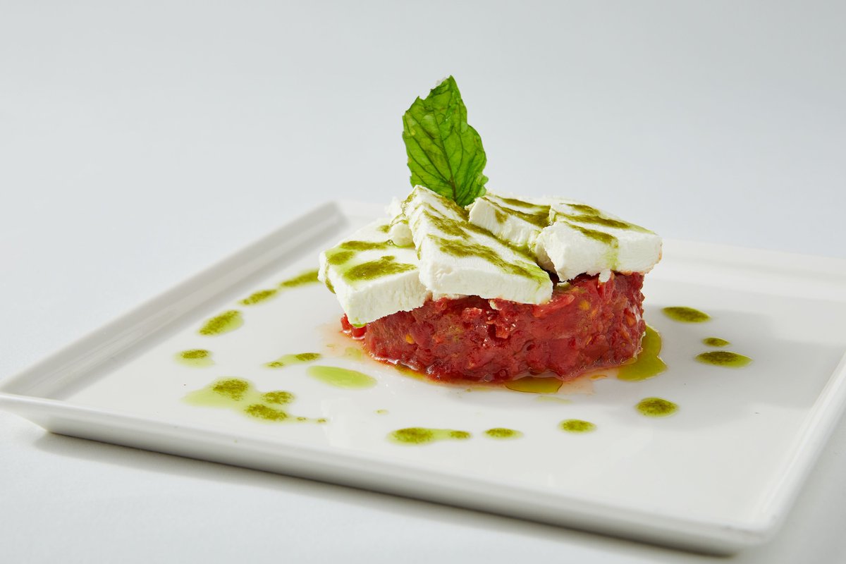 HotelCasaMasip's tweet photo. La semana arranca mejor con algo fresquito ¿que te parece nuestro tartar? ¡A por la semana amigos!

#ezcaray #gastronomia #comidafresca #tartar #verano #restaurante #LaRioja https://t.co/cCGyGeVzTe