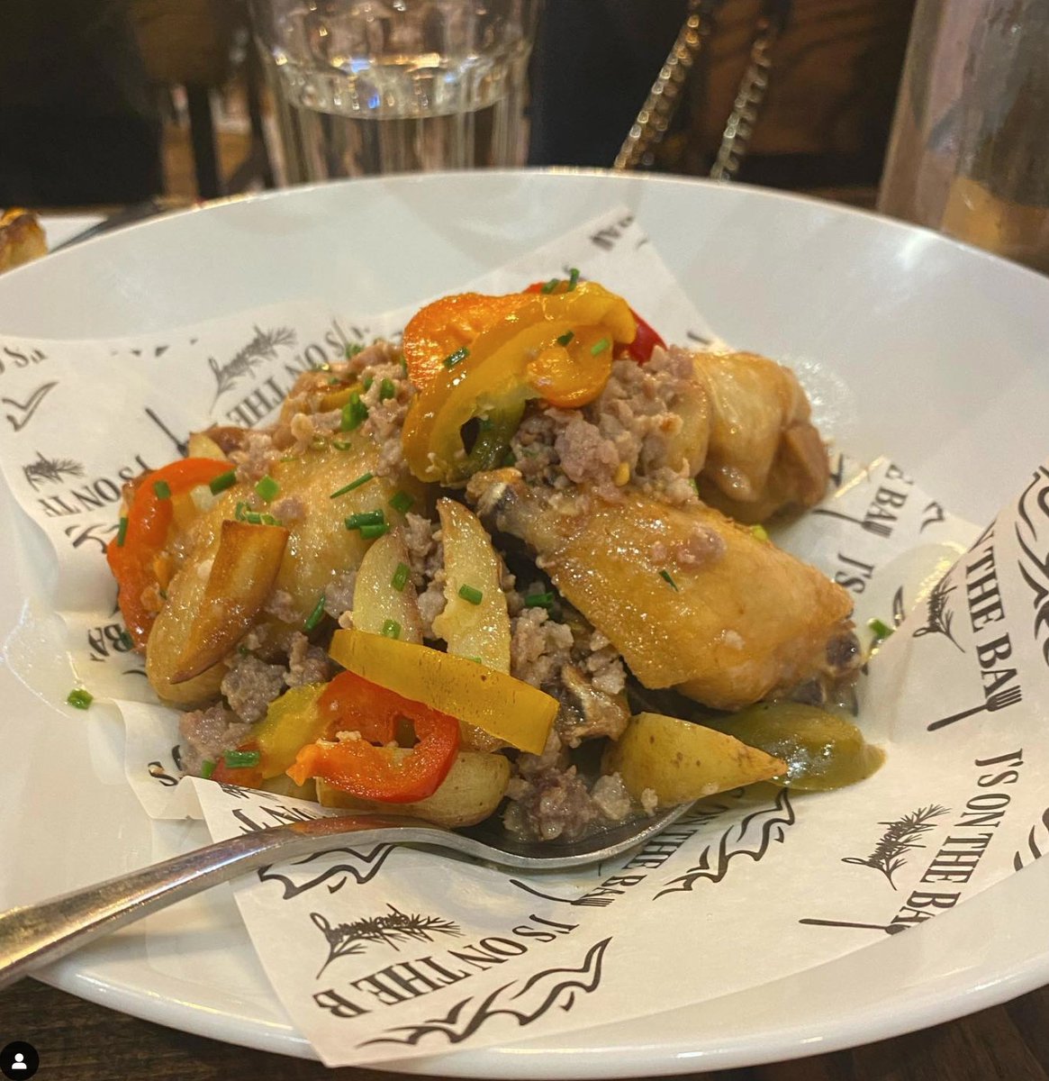 DommieGavone's tweet photo. chicken wings. #foodporn #foodiegram #foodphotography #foodie #silive #siadvance #newyorkcity #foodblogger #foodblog #foodpic #foodpics #foodprep #foodart #foodshare #foodheaven #foodlovers #foodphoto #foodcoma https://t.co/bFgo0W0bEh