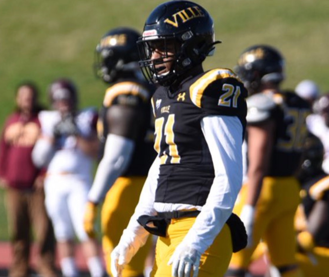 Thank you <a href="/Coach_Sutjak/">Matt Sutjak</a>  for coming by <a href="/RDGschools/">Reading School District</a> to build relationships and talk <a href="/VILLEfb/">VilleFootball</a> 🙏🏼#CLIMB ♥️🖤🏰