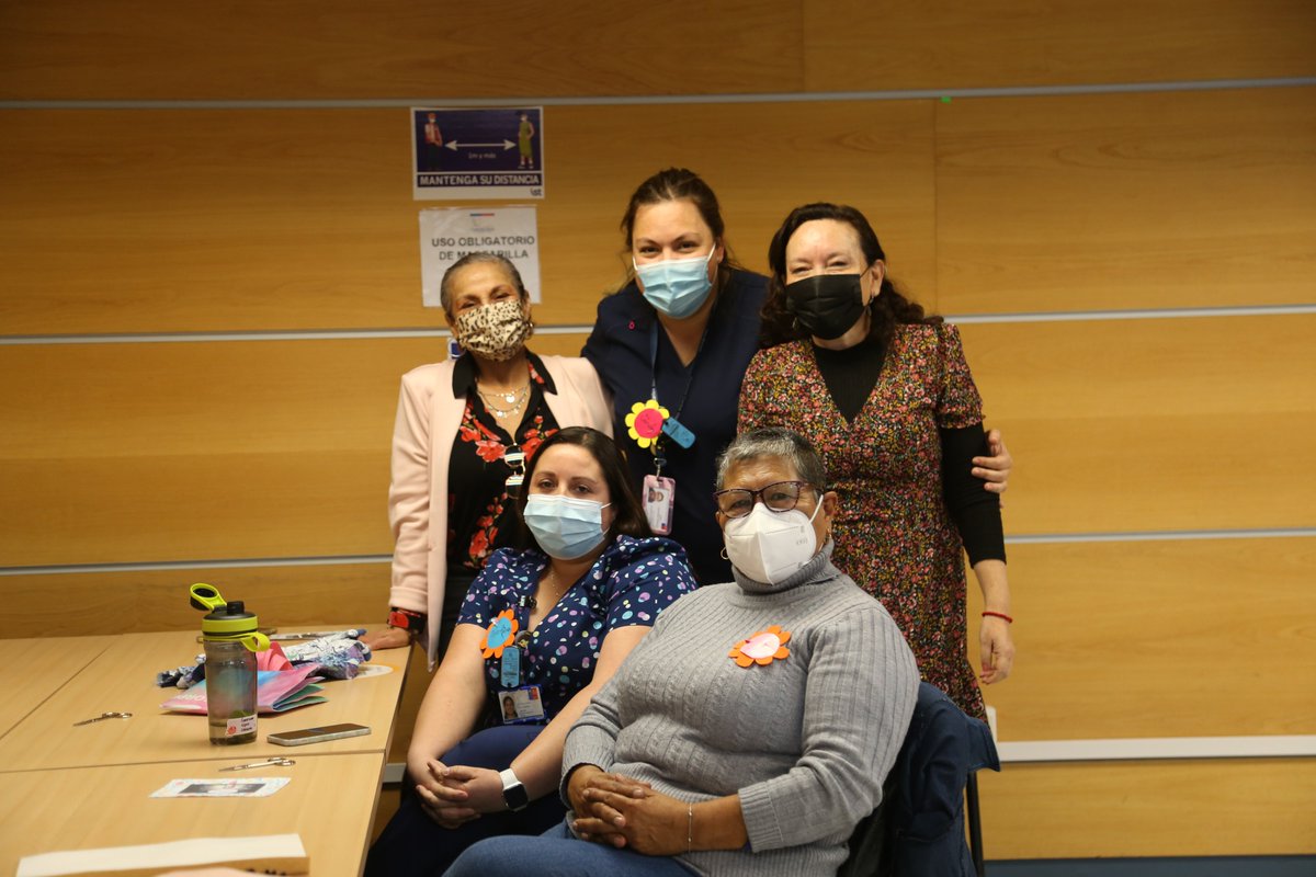 VAN_BUREN_'s tweet photo. Paciente oncológica del van Buren que fue dada de alta comparte taller de manualidades con otras personas que sufren dicha patología 🏥
➡️https://t.co/rrWFFQXP0u https://t.co/io2eFX3zPt