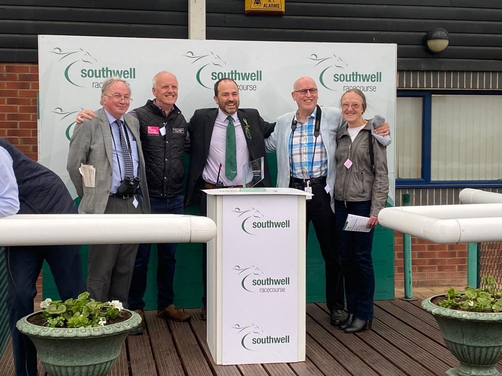 Just wanted to put in a special thank you to Mark Clayton and the team @Southwell_Races @arenaracingco for looking after our owners so well @KeighleyTeam @belindakeighley @Rex_Dingle @Sean_Bowen_ @jasmin17417868 The win with Duke of Luckley was special. @GerryHoganBS @SHibbett
