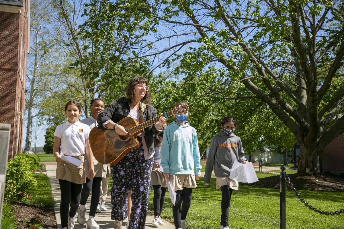 McDonoghSchool's tweet photo. It was Art Pop-Up Day! All across campus, in every division, students were putting on performances, making art, and appreciating art.
Learn more and see all the photos: https://t.co/YYVUTZq6MG
#mcdperformingarts #mcdvisualarts #arts https://t.co/TSrU5syV5j