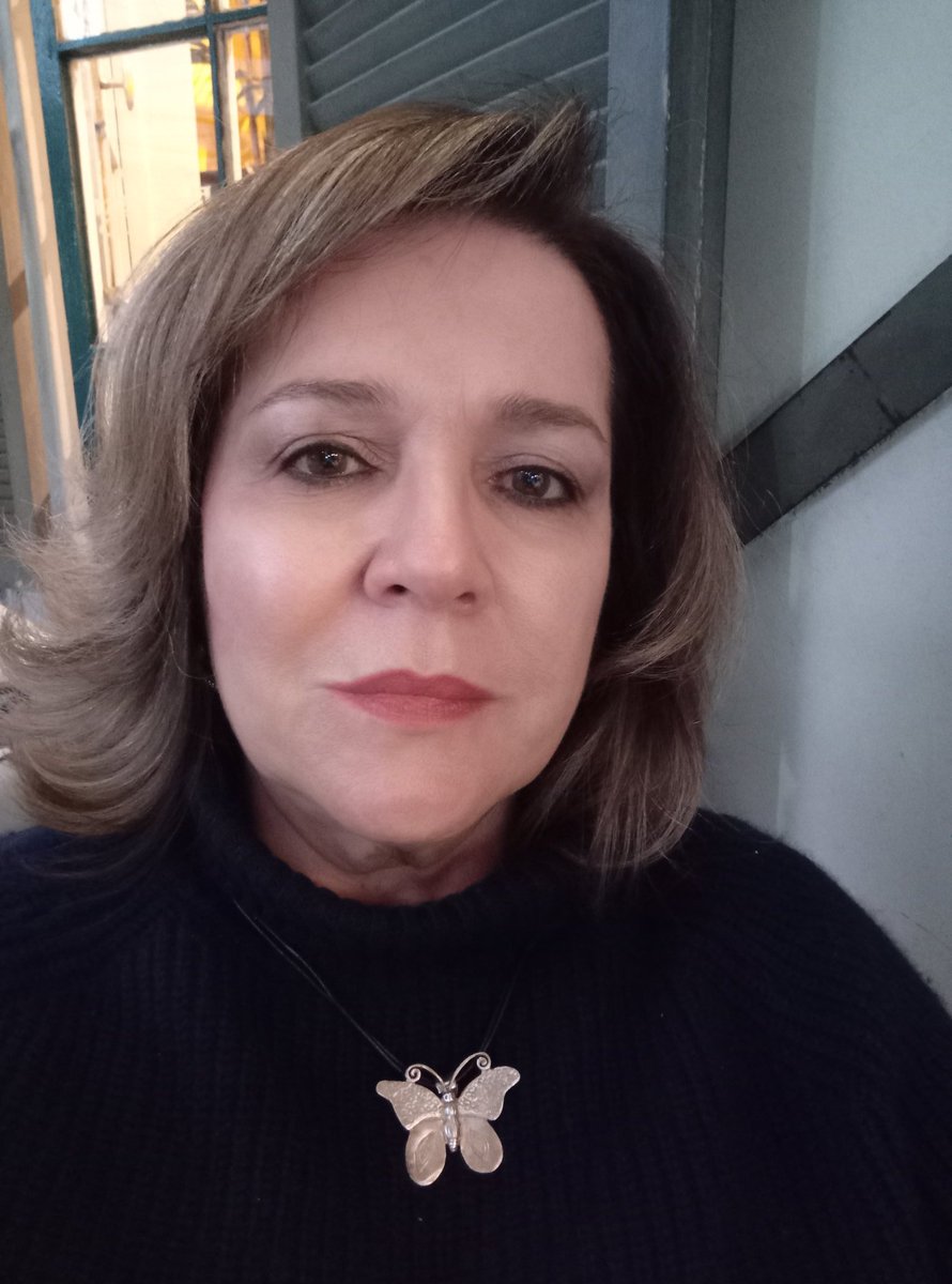 FridaSiKahlo's tweet photo. Yo a los 63. https://t.co/6O9VilFPe3