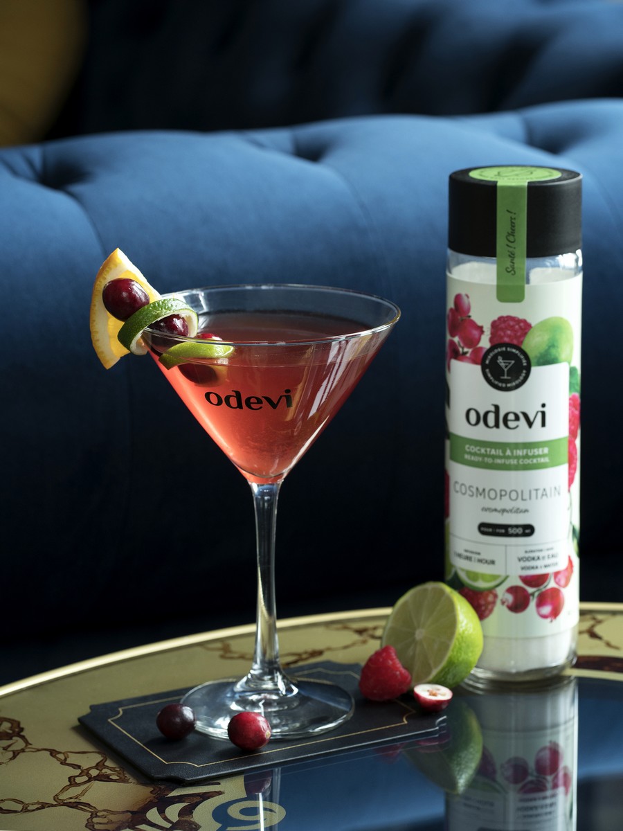 PRESTIGE_GMedia's tweet photo. De l’art en bar… chez soi grâce aux cocktails #Odevi. À lire ce mois-ci dans le Magazine Prestige : https://t.co/E35b3yJ0IF https://t.co/zYoCfZ4AZ4