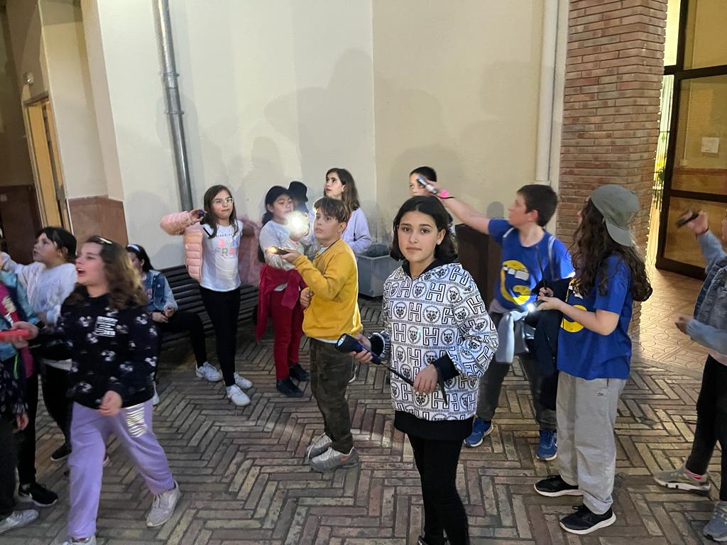 galis_esc's tweet image. Preparats pels jocs de nit!!! #4rt #elcollell