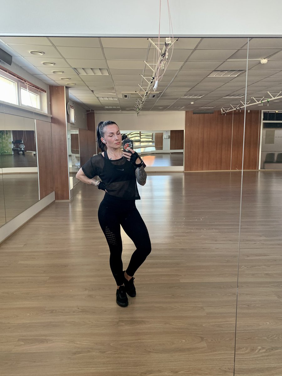 Yana4Fans's tweet photo. Keeping it fit keeping it sexy. 
Actually i abandoned twitter &amp; OF cause i don’t want to pay for promotion but otherwise its long..today i realised i got a new fan! So imma keep doing it at least for that 1 guy. Thank you ❤️❤️❤️
New pics incoming…
#onlyfans #nudes #lovemyfans https://t.co/HPqXVbXRi1