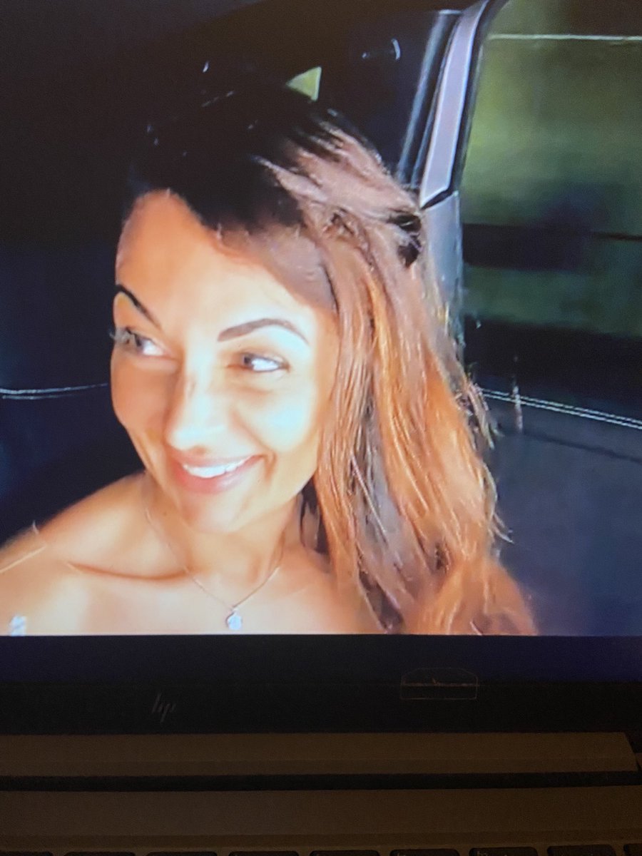 DerouetAnne's tweet photo. « J’ai hâte qu’on rentre plus en profondeur »… 🙄#MAPR6 #MariesAu1erRegard #MariesAuPremierRegard https://t.co/HqWT5IzDWL