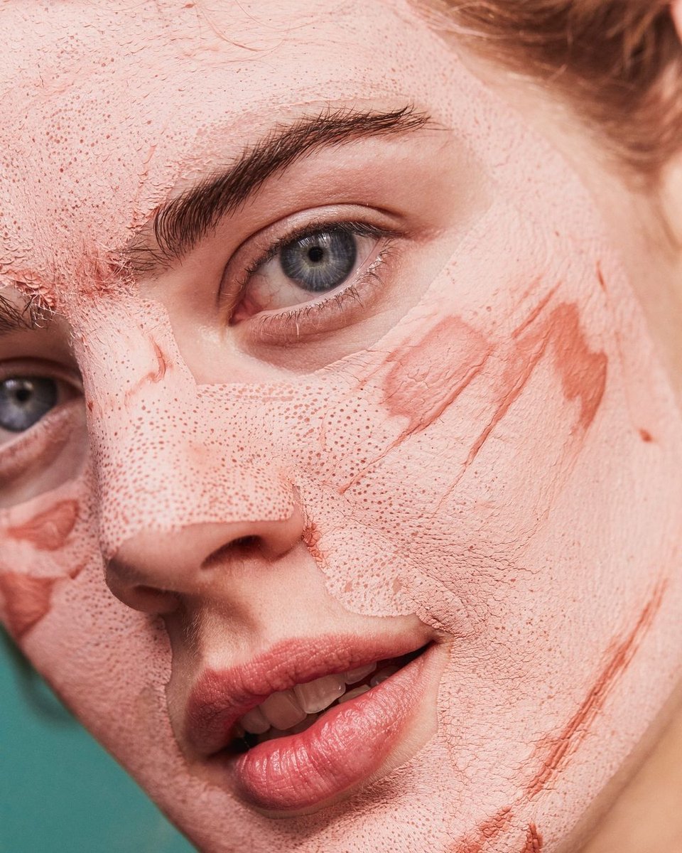 PlanetBeauty's tweet photo. It's called the vacuum for your pores for a reason! 🙌 See all those small dots? That's @caudalie Instant Detox Mask sucking out all the skin's impurities and excess sebum 😲🌿 Shop now! #Planetbeauty #Beautybabe #Beauty #Caudalie #Skincare #Skin #Mask #Masque #Detox #Impur https://t.co/YmCD2AvrFZ
