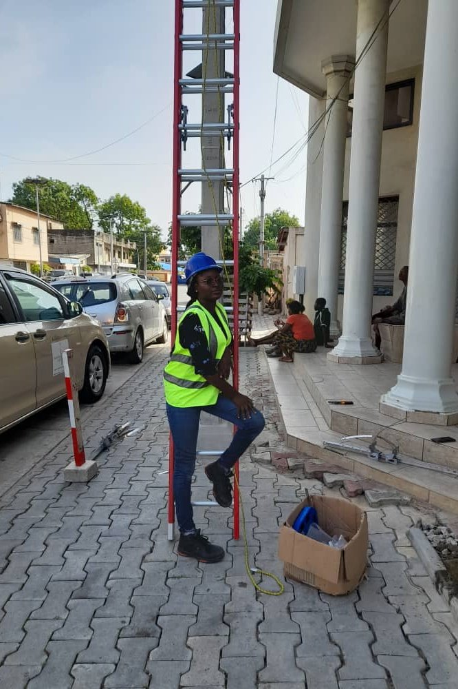 rizikiyatou's tweet photo. Good week start ✋
#itwoman #fibertechnician https://t.co/2KjZzjb98p