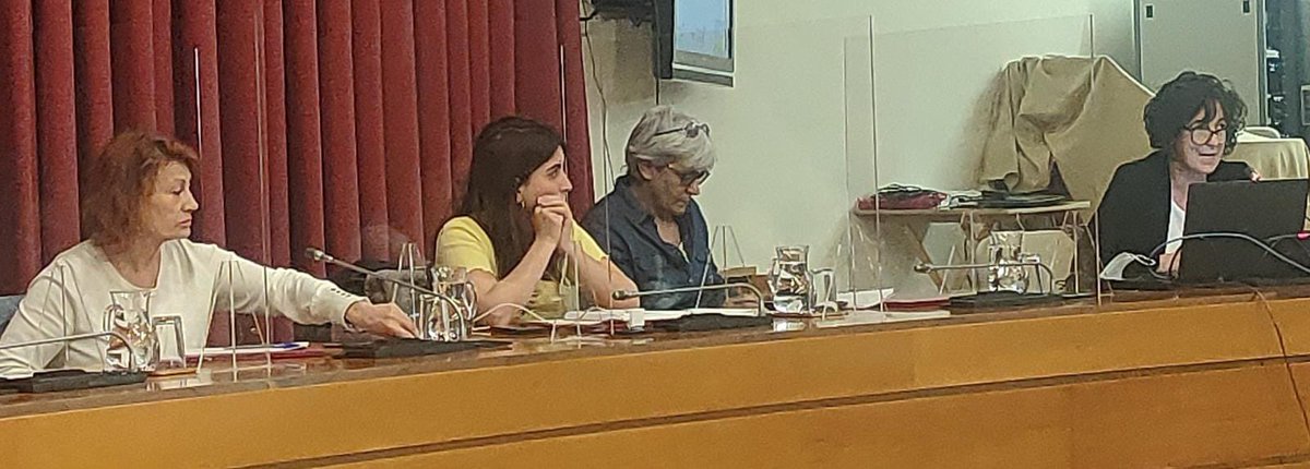 AytoLogrono's tweet photo. 👥| Los proyectos 'Ciudades amigables con los mayores' y 'Siempre acompañados’ de la Unidad de #ServiciosSociales han protagonizado la #JuntadeDistrito Extraordinaria celebrada esta tarde en el Ayuntamiento.
#LogroñoCuida
#ParticipaciónCiudadana https://t.co/UcJZS4UXuX