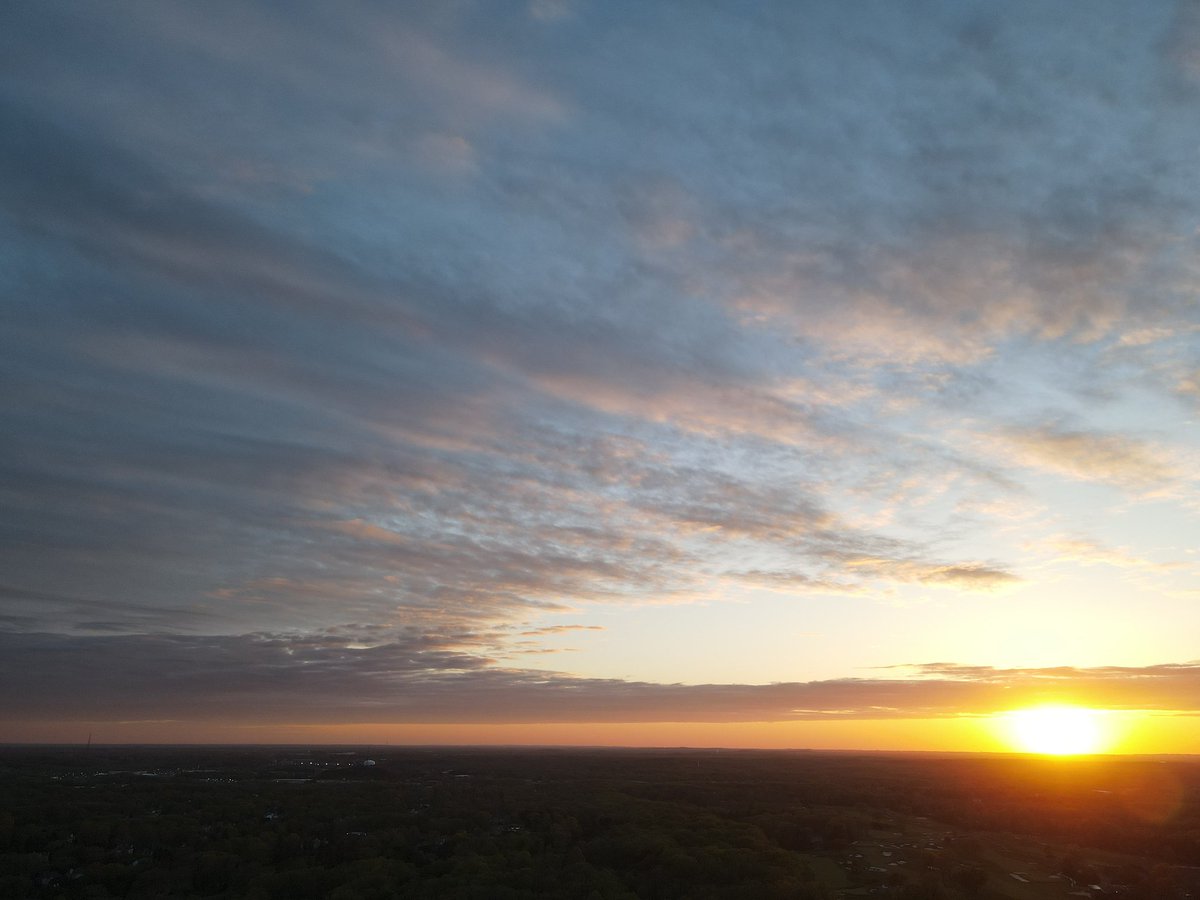 MDCArtSpace's tweet photo. @JGodynick @News12NJ @DaveCurren Similar than yours... Also this sunset today! #MyDrone #MyNeighborhood #DealNJ #DayOff @News12NJ @njspots @News12NJ https://t.co/JcfaVWkwLq