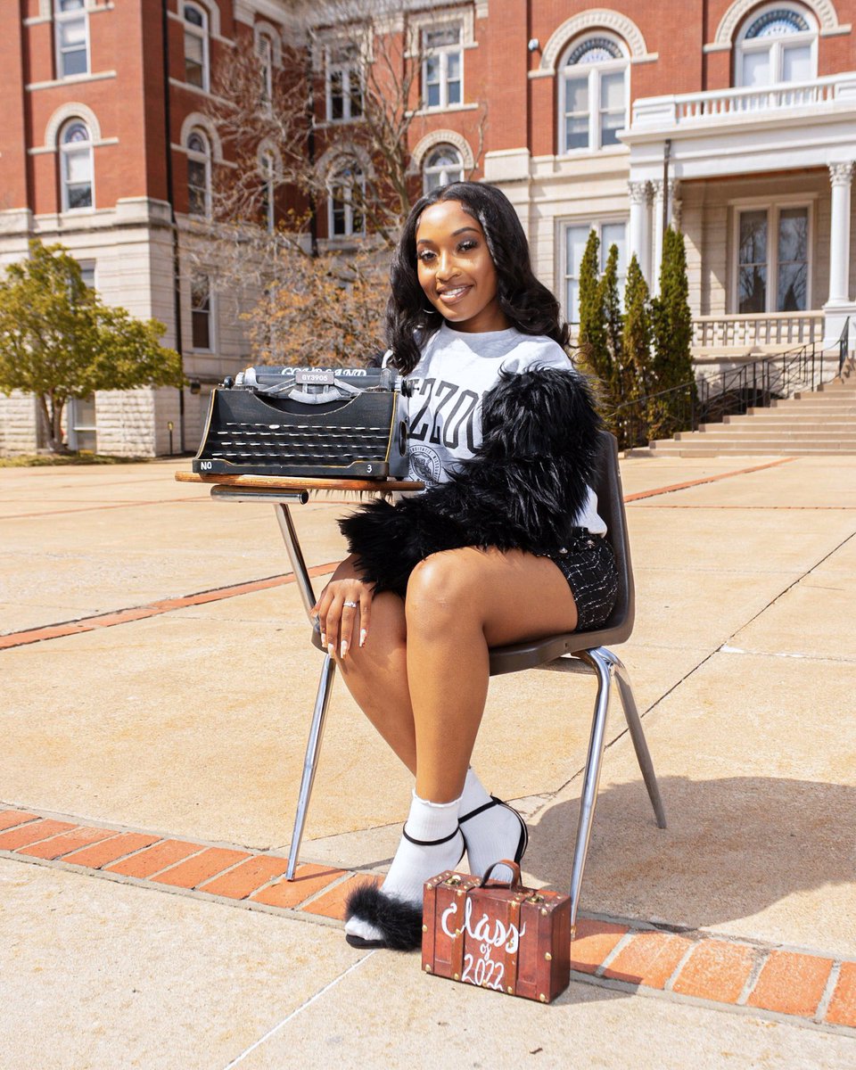 kaylaxjoi's tweet photo. Hard to forget what was hard to get. 

May 13th 7pm🥂| Mizzou Arena https://t.co/N0tf06dzZw