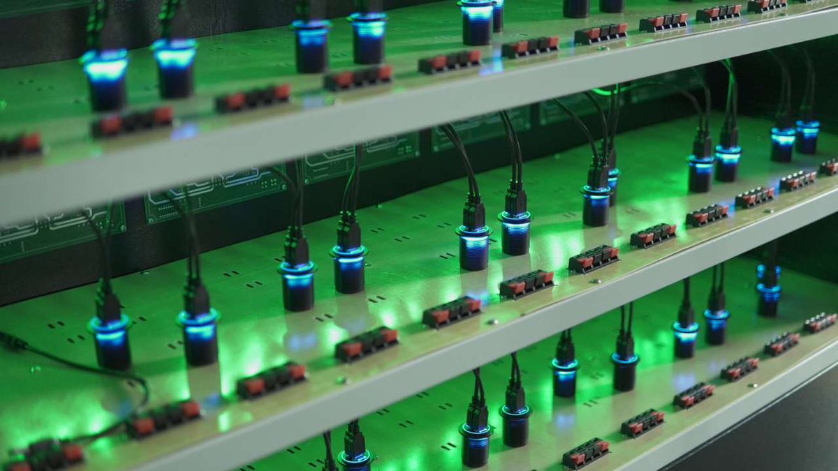 Yeming_Nine's tweet image. Yeming has always insisted that all products are 100% aging before leaving the factory, and now they have upgraded to a computerized aging system that monitors the entire process. 
#damavo #agingtest #carcharger