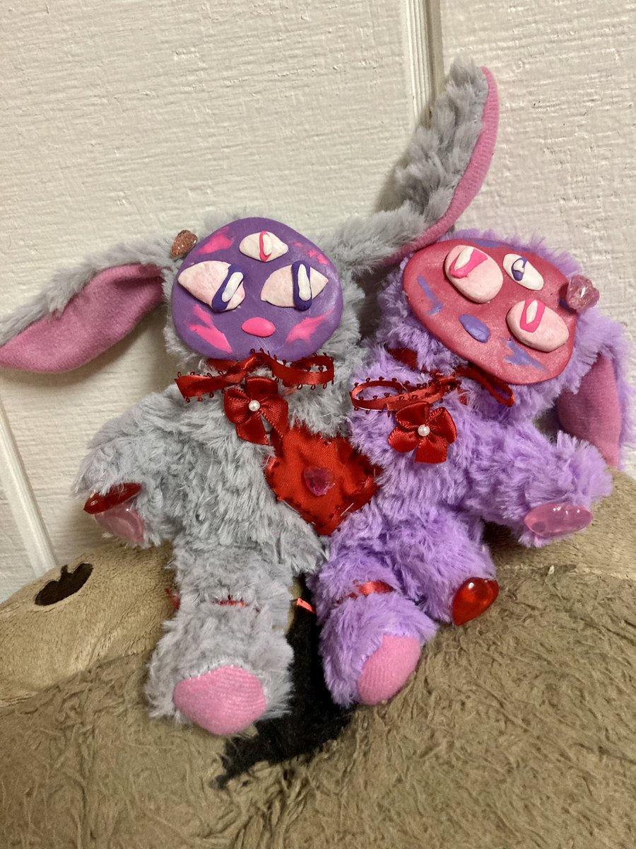 ProjectBadlands's tweet image. Heartache!!! My lovely two headed rabbit spider gal! Just finished her! #clayfaceplush #clayfaceplushie #clayfacedoll