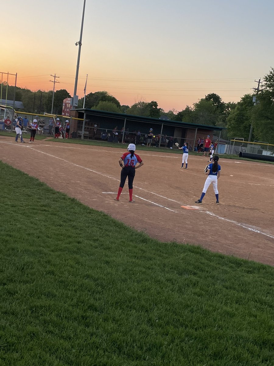 CoachChestnut16's tweet photo. I see you Coach Chestnut @KyleighChestnut 

#FirstBaseCoach https://t.co/rLJvD5lABQ