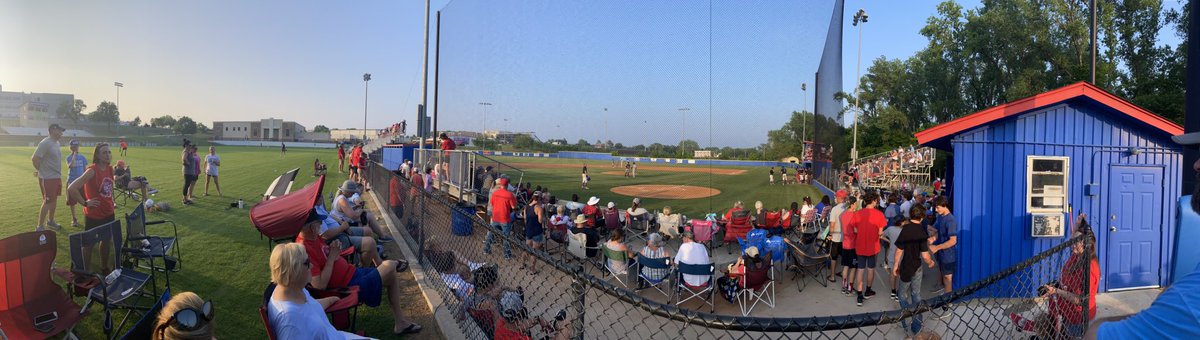 mclaygregory405's tweet photo. Standing room only for the Regional Championship #saintsgomarchingin #letseet https://t.co/lB5AsOWw7x