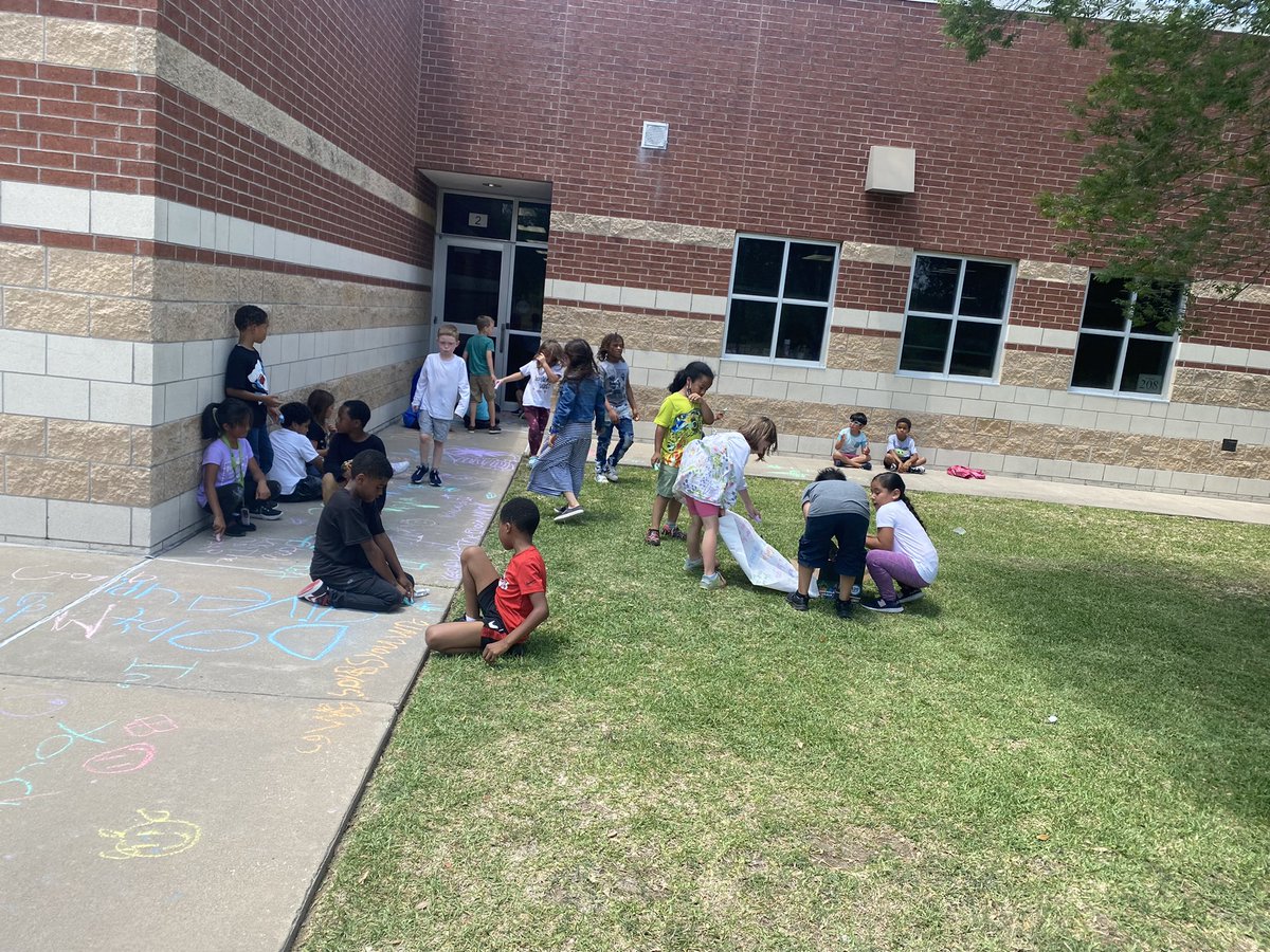 Teach_Balderas7's tweet photo. Motivational messages for our STAAR test takers! We know you can do it! @CFISDAndre #STAARReady https://t.co/hoy6CiDkiR