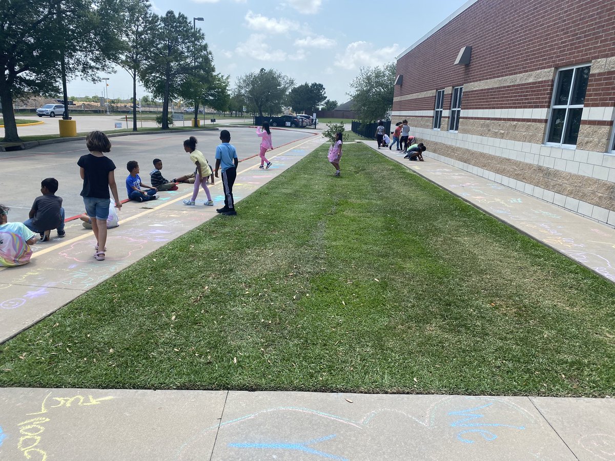 Teach_Balderas7's tweet photo. Motivational messages for our STAAR test takers! We know you can do it! @CFISDAndre #STAARReady https://t.co/hoy6CiDkiR